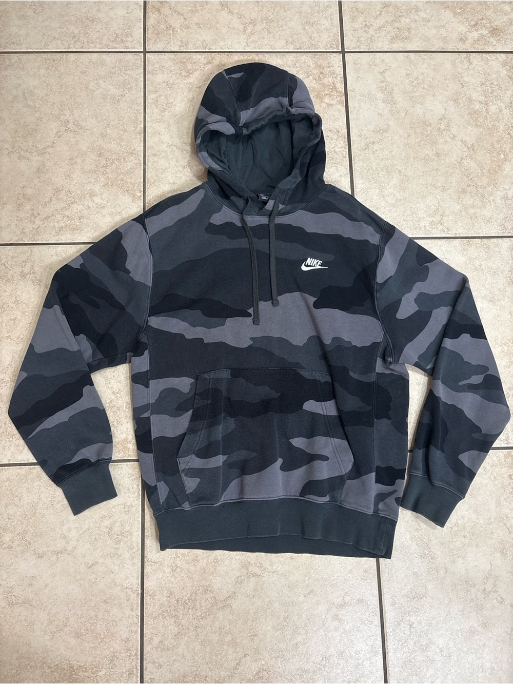 Nike Men’s Black & Gray Camo Pullover Hoodie